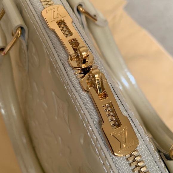 Brand New Louis Vuitton , classic Alma PM - Picture 4 of 11